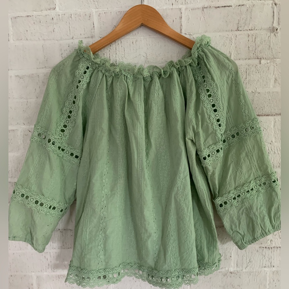 🌿Sundance Green Off-Shoulder Top